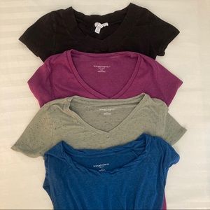 Variety of well worn maternity short sleeve med